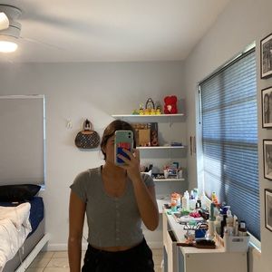 grey button crop top!